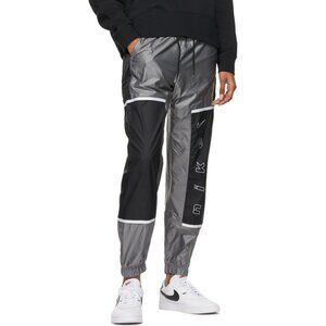 Women’s Nike Windbreaker Pants M